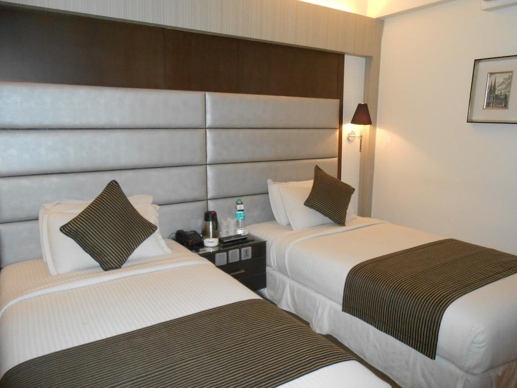 Southern Plaza Kolkata Eksteriør bilde