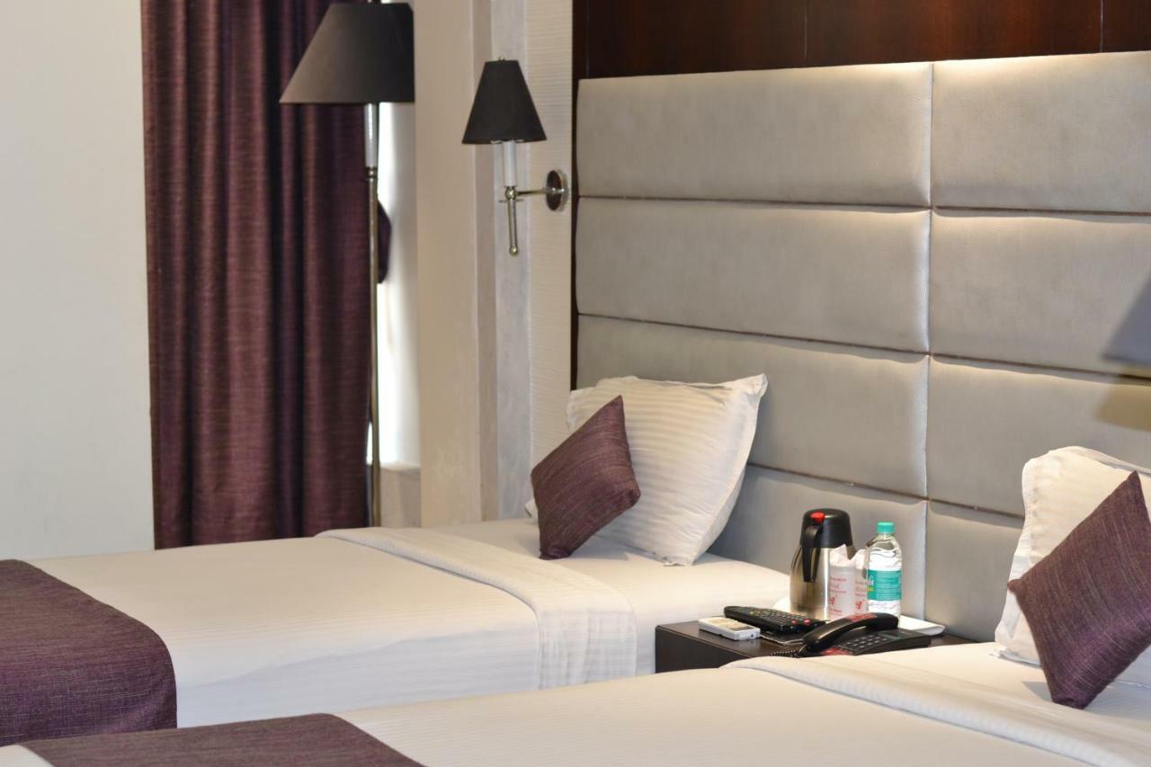 Southern Plaza Kolkata Eksteriør bilde