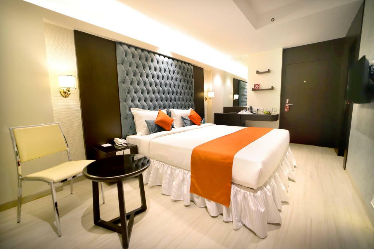 Southern Plaza Kolkata Eksteriør bilde